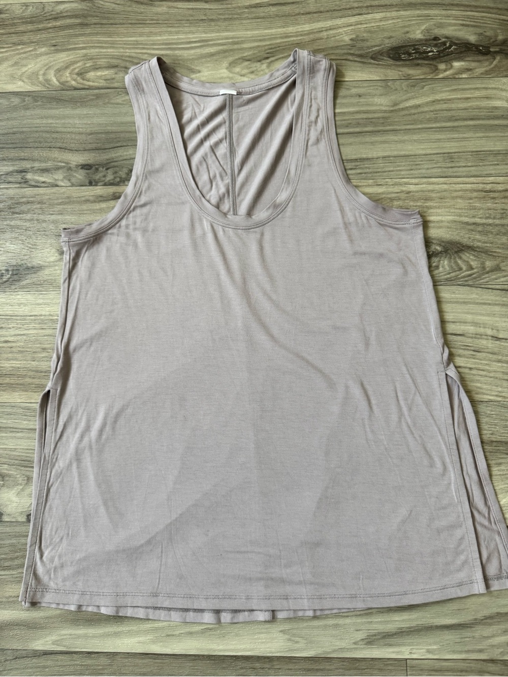 Lululemon Tank Top Side Slit Opening in Light Purple Size Small